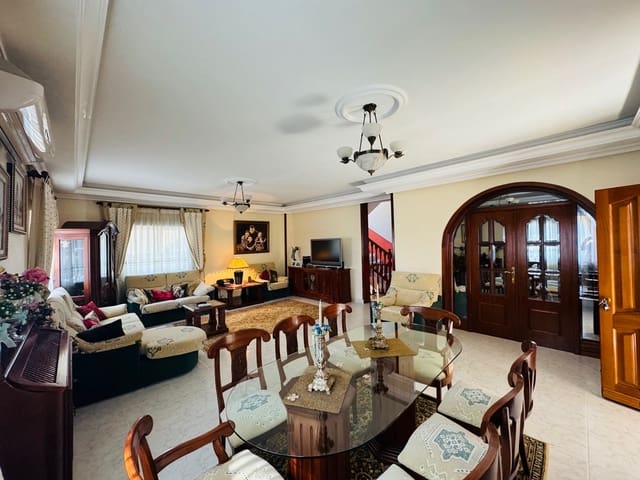 Chalet de 5 habitaciones en Ciudad Quesada, Rojales en venta con piscina - 649.000 € (Ref: 8878434)