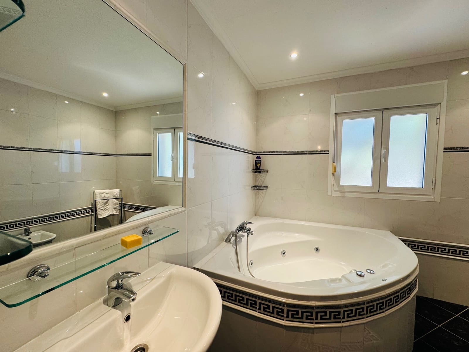 Chalet de 5 habitaciones en Ciudad Quesada en venta con piscina - 649.000 € (Ref: 8878434)