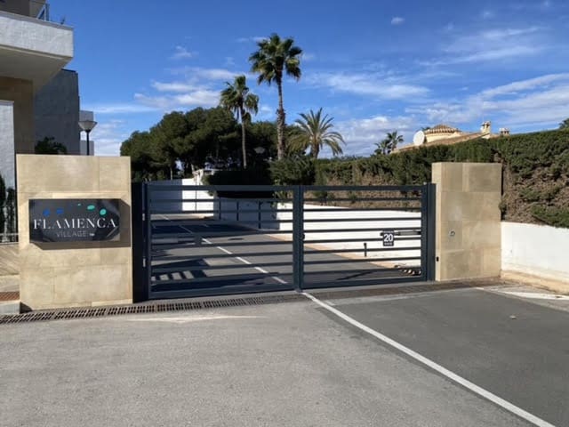 3 slaapkamer Appartement te koop in Playa Flamenca, Orihuela met zwembad garage - € 410.000 (Ref: 8895629)