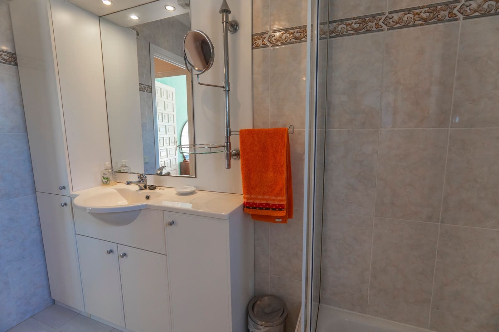 Chalet de 2 habitaciones en Ciudad Quesada en venta con piscina - 430.000 € (Ref: 8905834)