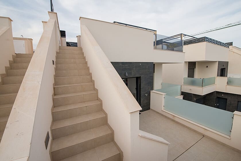 3 soveværelse Semi-Rækkehus til salg i Benijofar med swimmingpool - € 375.000 (Ref: 8911455)