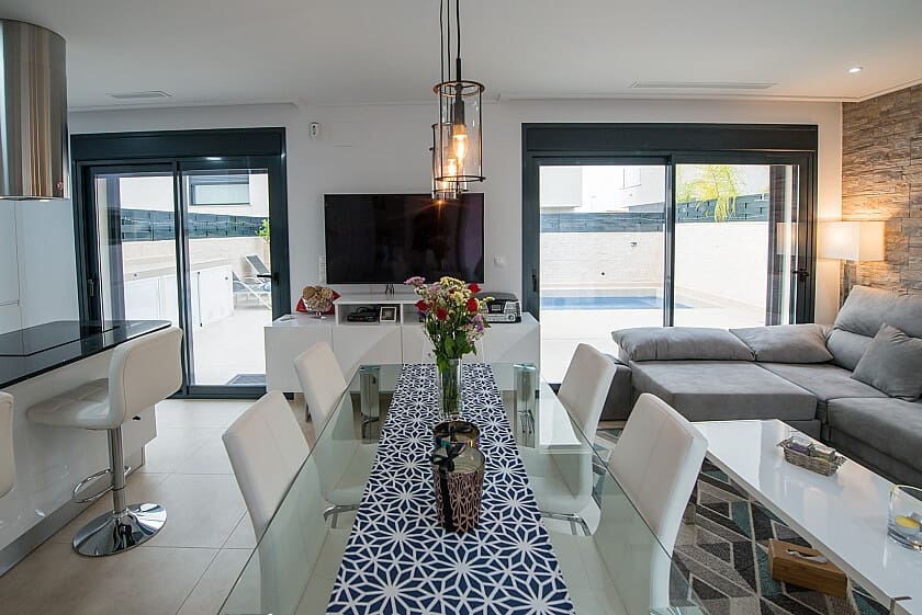 3 soveværelse Semi-Rækkehus til salg i Benijofar med swimmingpool - € 375.000 (Ref: 8911455)