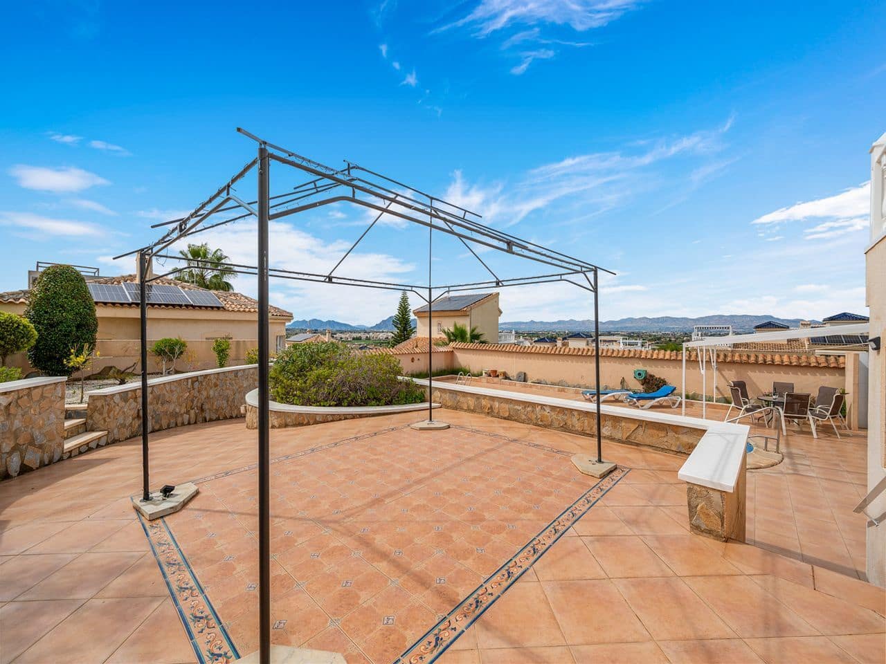 3 bedroom Villa for sale in Rojales with pool garage - € 455,000 (Ref: 8914605)