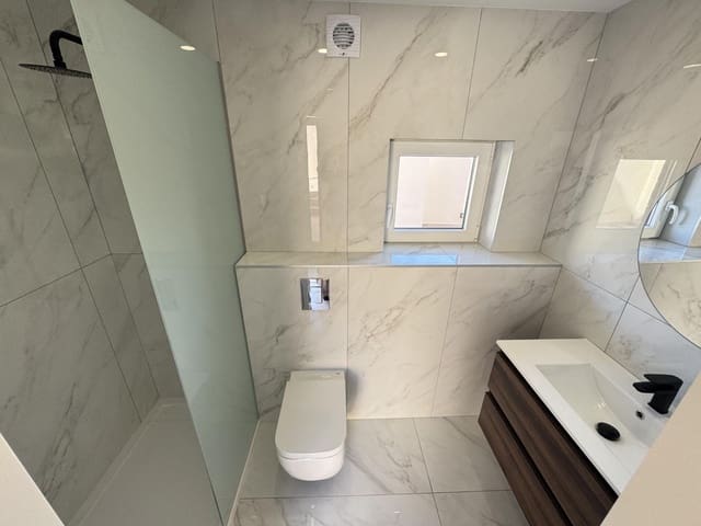 Chalet de 4 habitaciones en Ciudad Quesada, Rojales en venta con piscina - 580.000 € (Ref: 8924599)