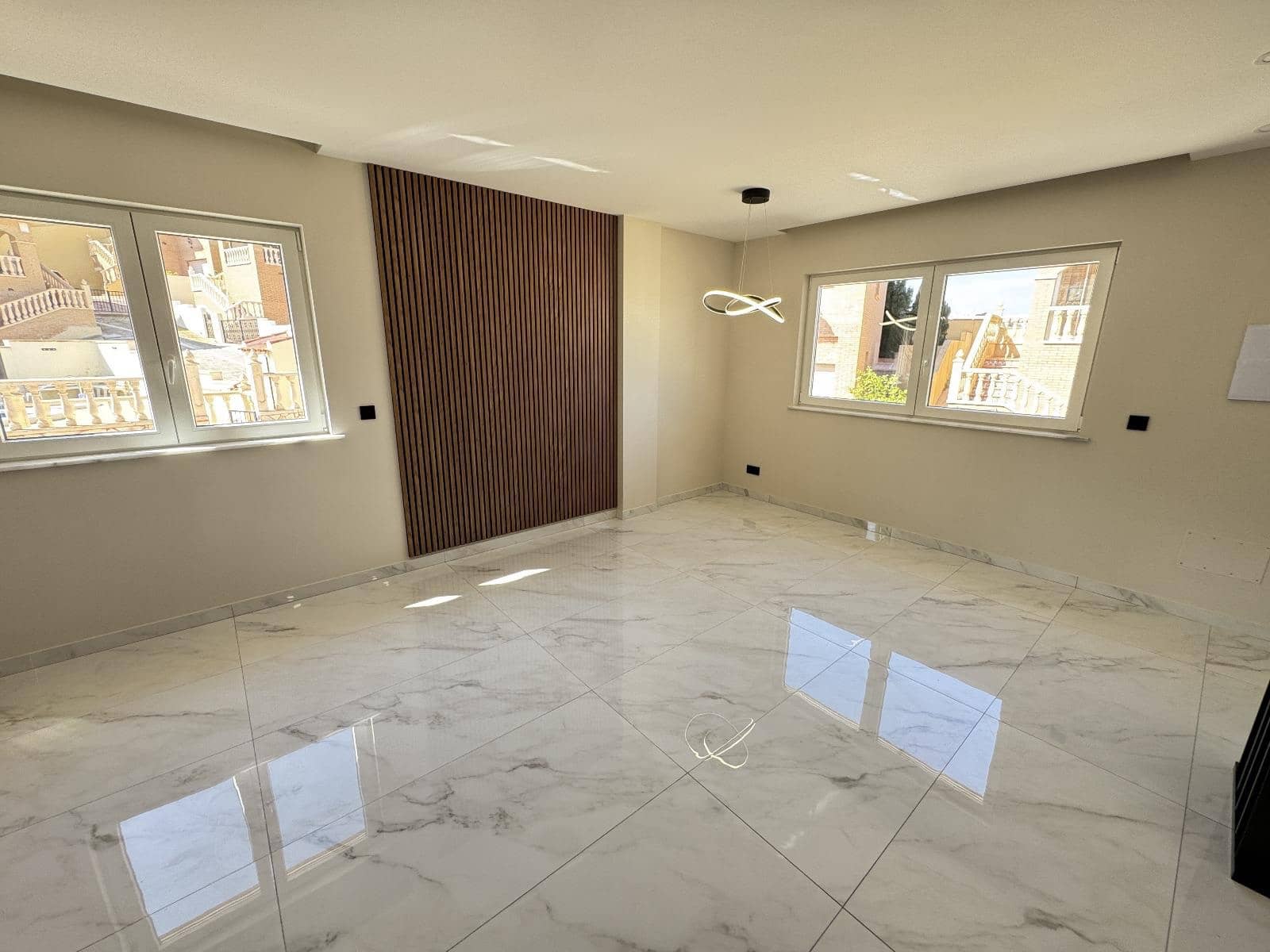 Chalet de 4 habitaciones en Ciudad Quesada en venta con piscina - 580.000 € (Ref: 8924599)