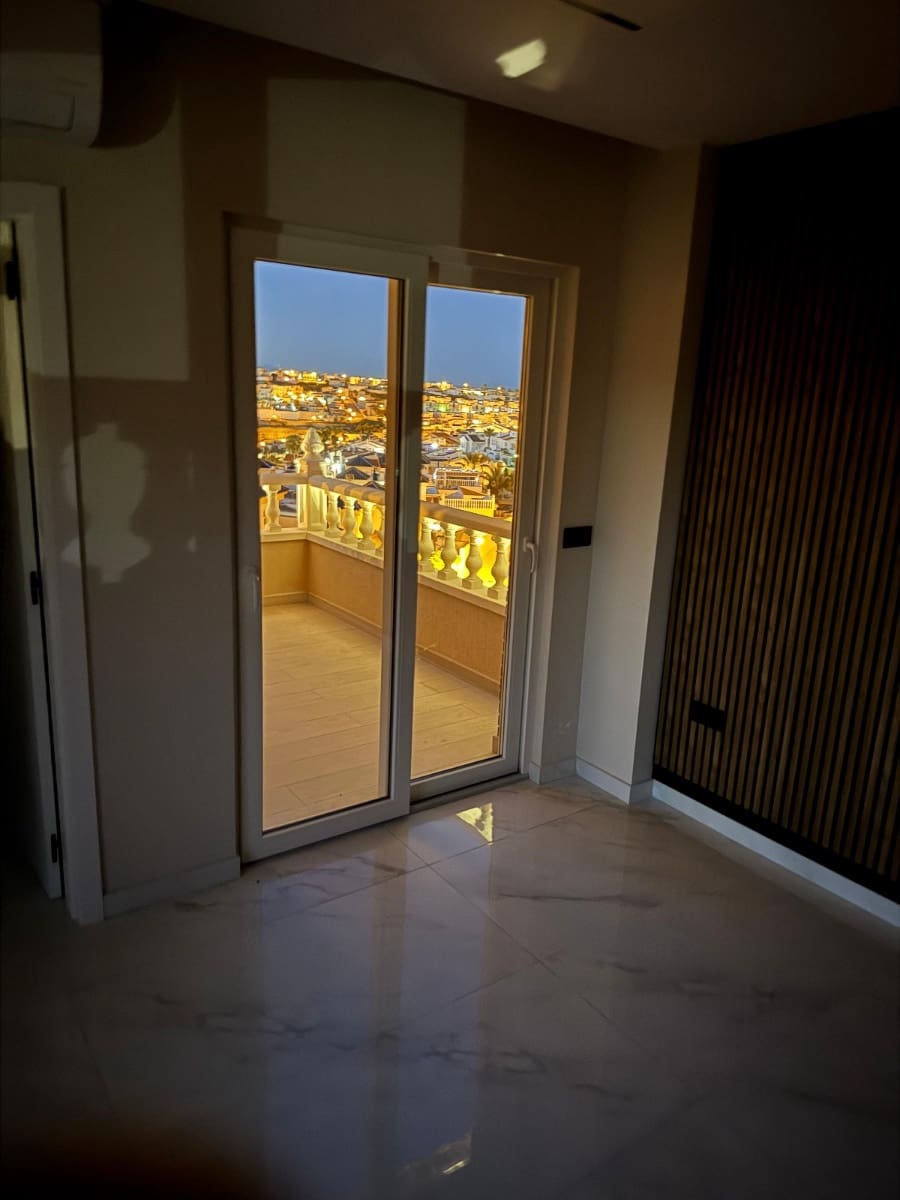 Chalet de 4 habitaciones en Ciudad Quesada en venta con piscina - 580.000 € (Ref: 8924599)