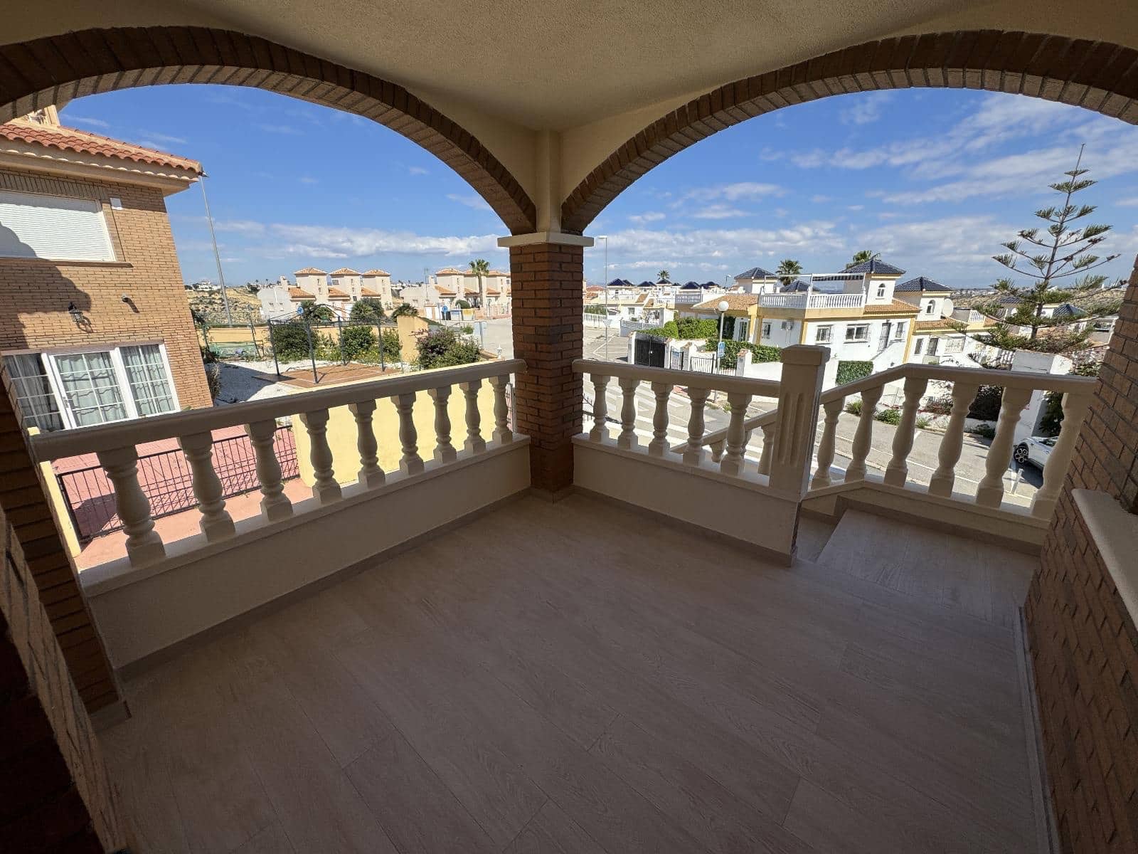 Chalet de 4 habitaciones en Ciudad Quesada en venta con piscina - 580.000 € (Ref: 8924599)