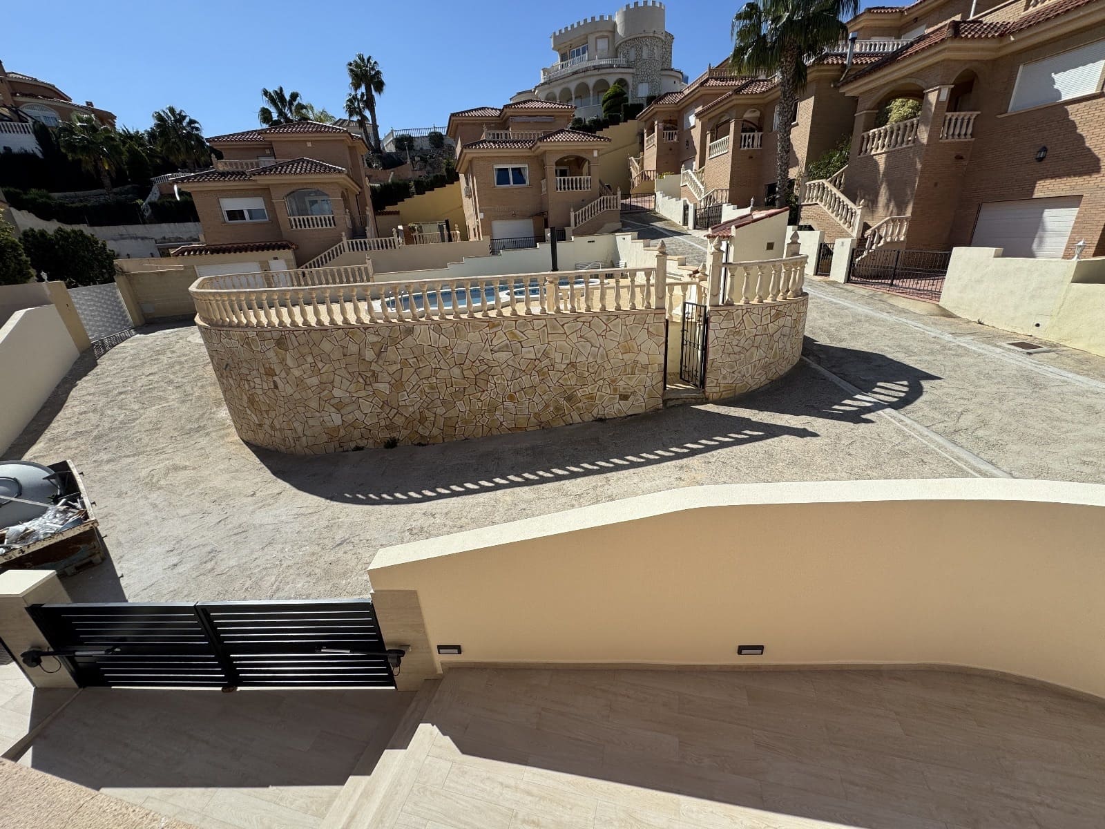 Chalet de 4 habitaciones en Ciudad Quesada en venta con piscina - 580.000 € (Ref: 8924599)