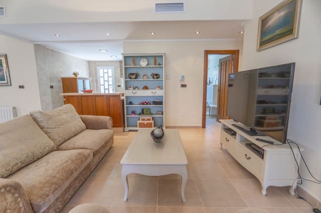 Chalet de 3 habitaciones en Ciudad Quesada, Rojales en venta con piscina garaje - 749.000 € (Ref: 8928021)