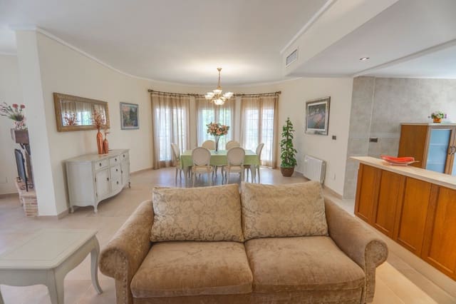 Chalet de 3 habitaciones en Ciudad Quesada, Rojales en venta con piscina garaje - 749.000 € (Ref: 8928021)