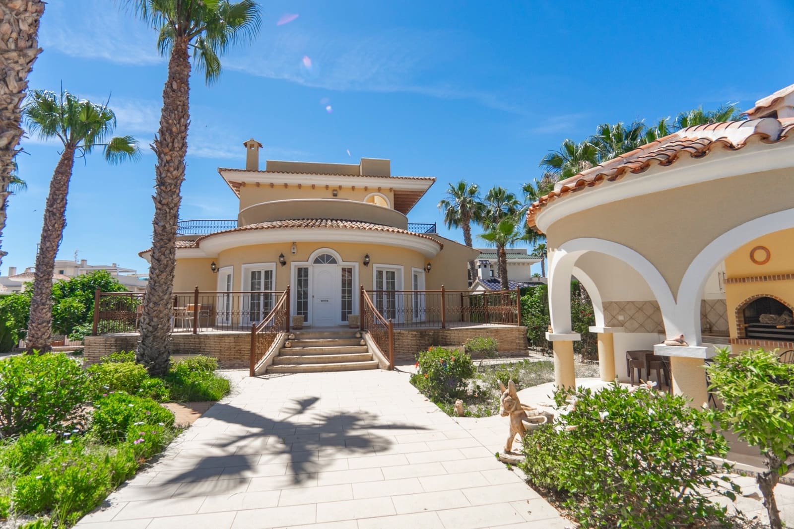 Chalet de 3 habitaciones en Ciudad Quesada en venta con piscina garaje - 749.000 € (Ref: 8928021)