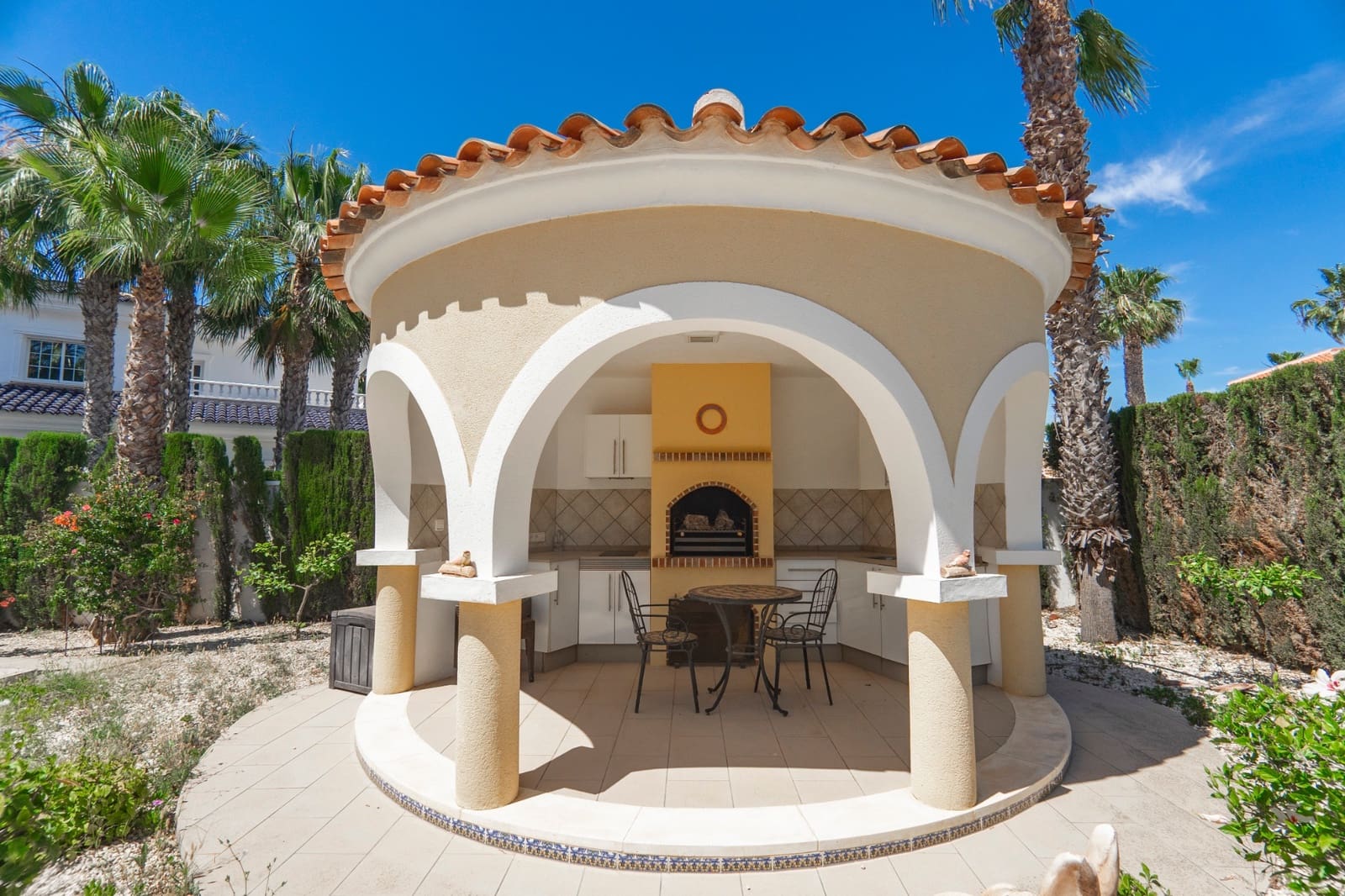 Chalet de 3 habitaciones en Ciudad Quesada en venta con piscina garaje - 749.000 € (Ref: 8928021)