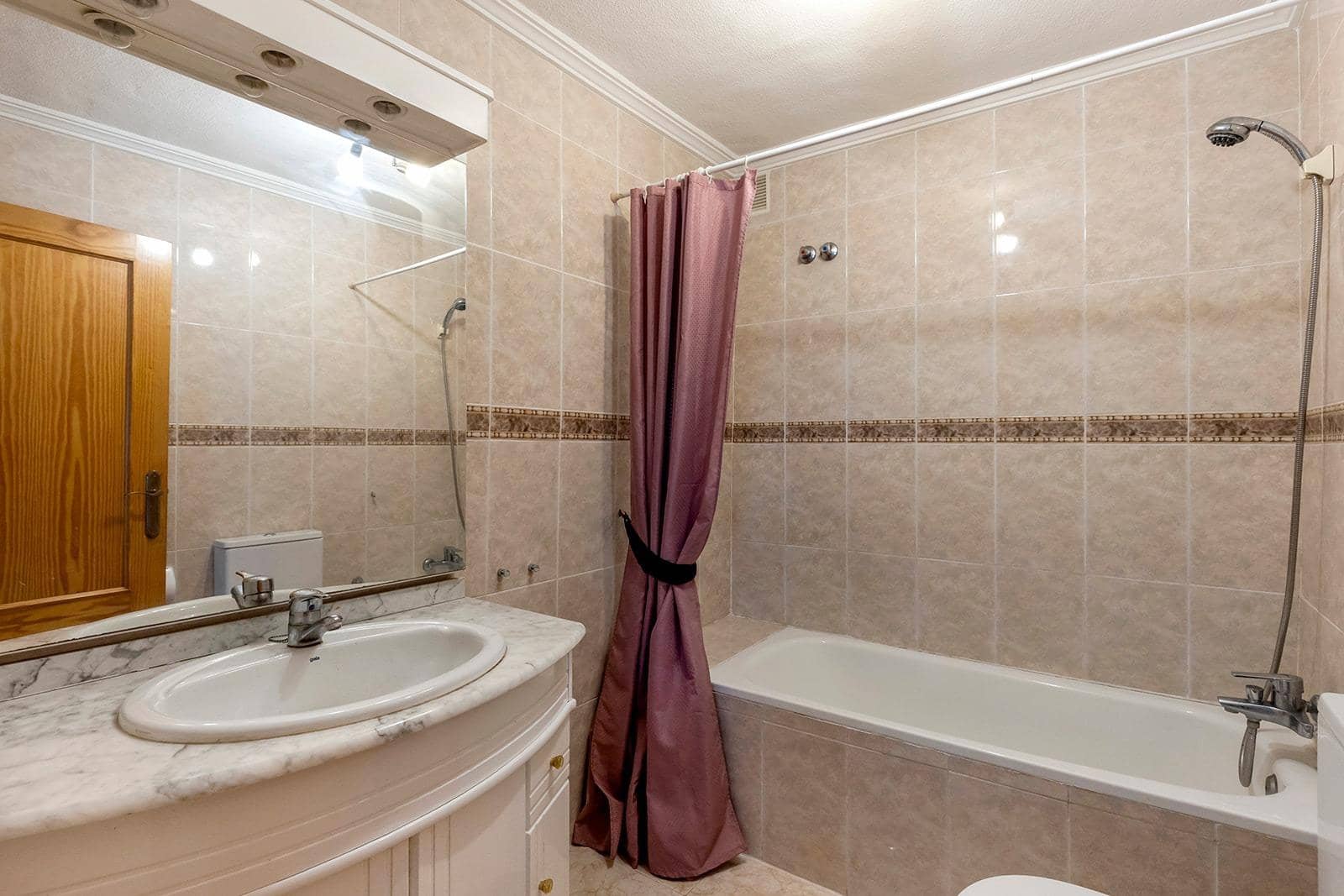 5 bedroom Villa for sale in Torrevieja with pool - € 410,000 (Ref: 8939119)