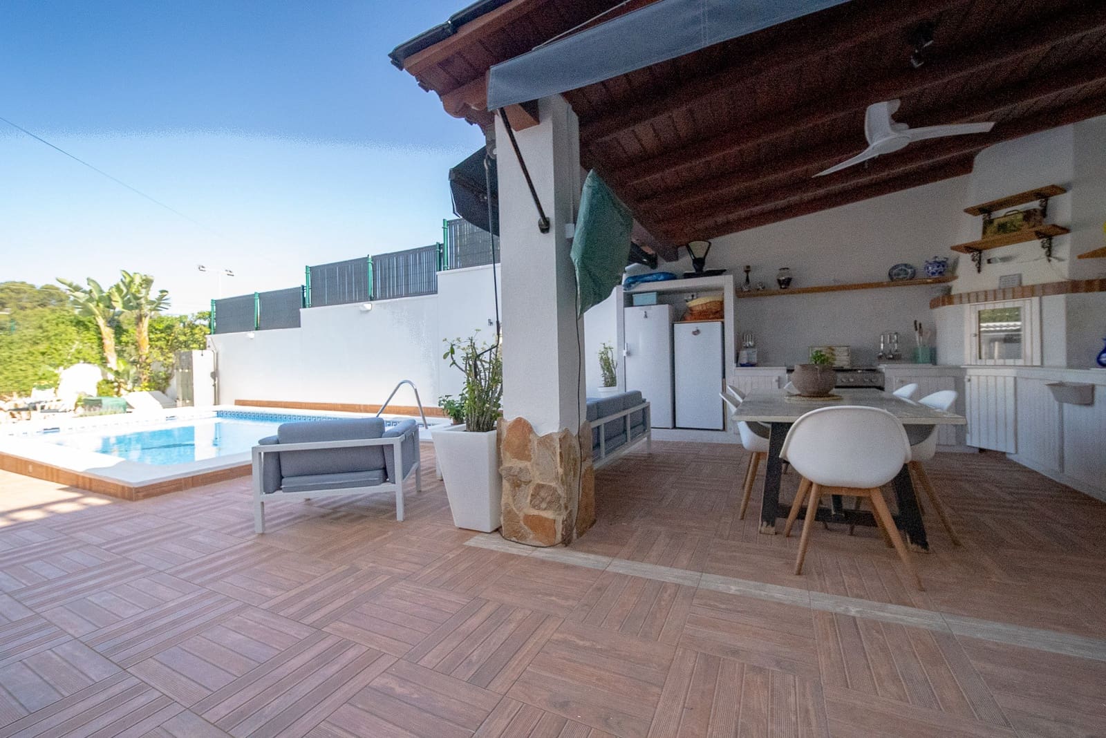 4 bedroom Villa for sale in Torrevieja with pool garage - € 490,000 (Ref: 8941791)