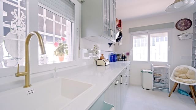 4 bedroom Villa for sale in Torrevieja with pool garage - € 490,000 (Ref: 8941791)