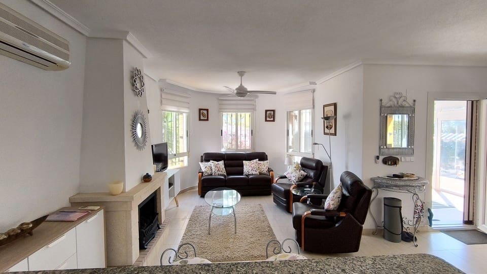 3 soveværelse Villa til salg i Guardamar del Segura med swimmingpool - € 269.000 (Ref: 8945488)