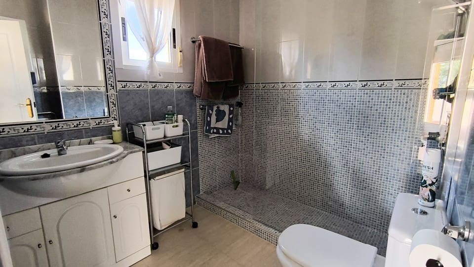 3 soveværelse Villa til salg i Guardamar del Segura med swimmingpool - € 269.000 (Ref: 8945488)