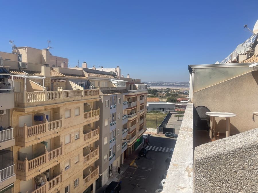 2 Zimmer Apartment zu verkaufen in Torrevieja mit Pool - 124.000 € (Ref: 8949083)