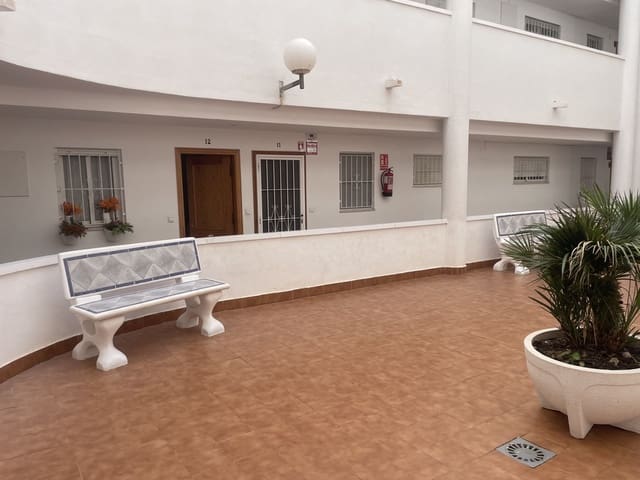 2 Zimmer Apartment zu verkaufen in Torrevieja mit Pool - 124.000 € (Ref: 8949083)