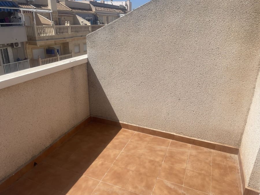 2 Zimmer Apartment zu verkaufen in Torrevieja mit Pool - 124.000 € (Ref: 8949083)