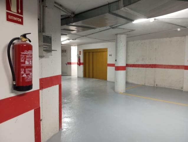 Garaje en Torrevieja en venta - 17.000 € (Ref: 8949445)