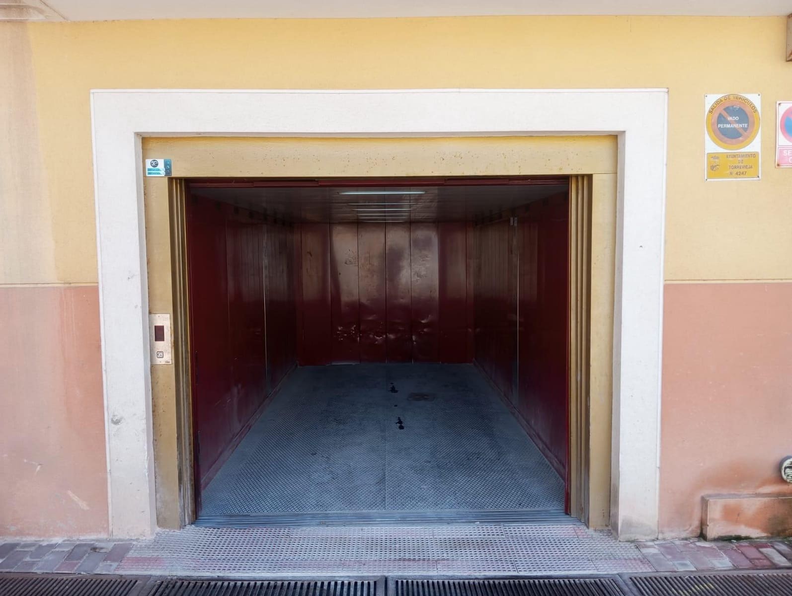Garage zu verkaufen in Torrevieja - 17.000 € (Ref: 8949445)