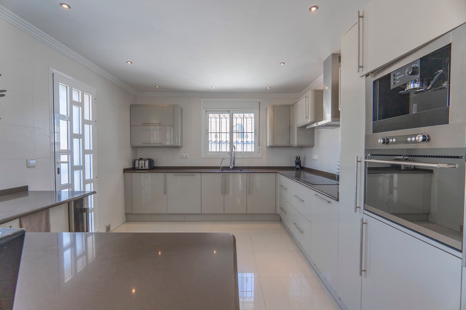 6 bedroom Villa for sale in Ciudad Quesada with pool - € 1,100,000 (Ref: 8957940)