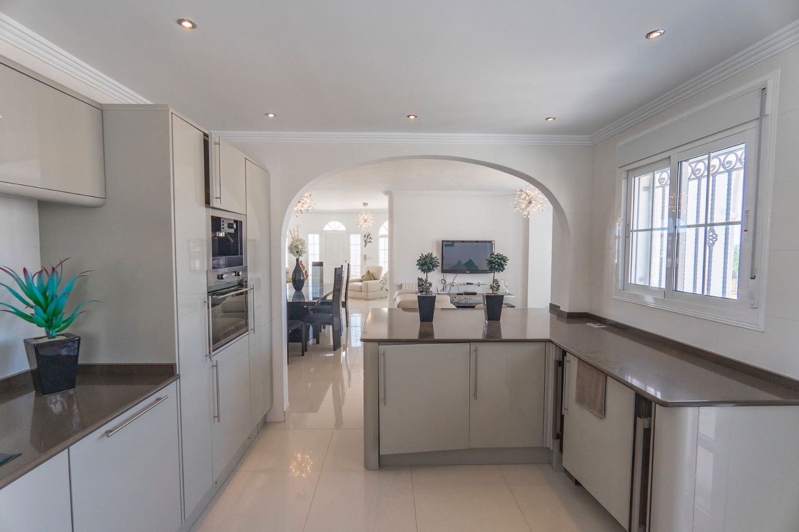 6 bedroom Villa for sale in Ciudad Quesada with pool - € 1,100,000 (Ref: 8957940)