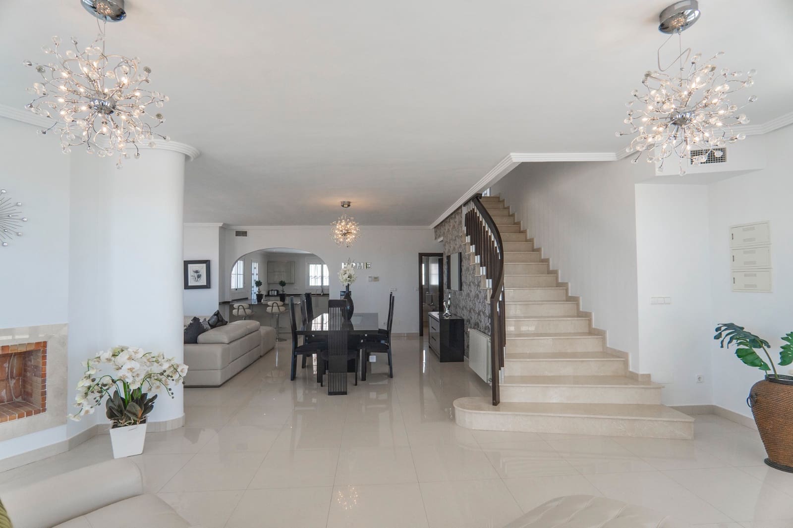 6 bedroom Villa for sale in Ciudad Quesada with pool - € 1,100,000 (Ref: 8957940)