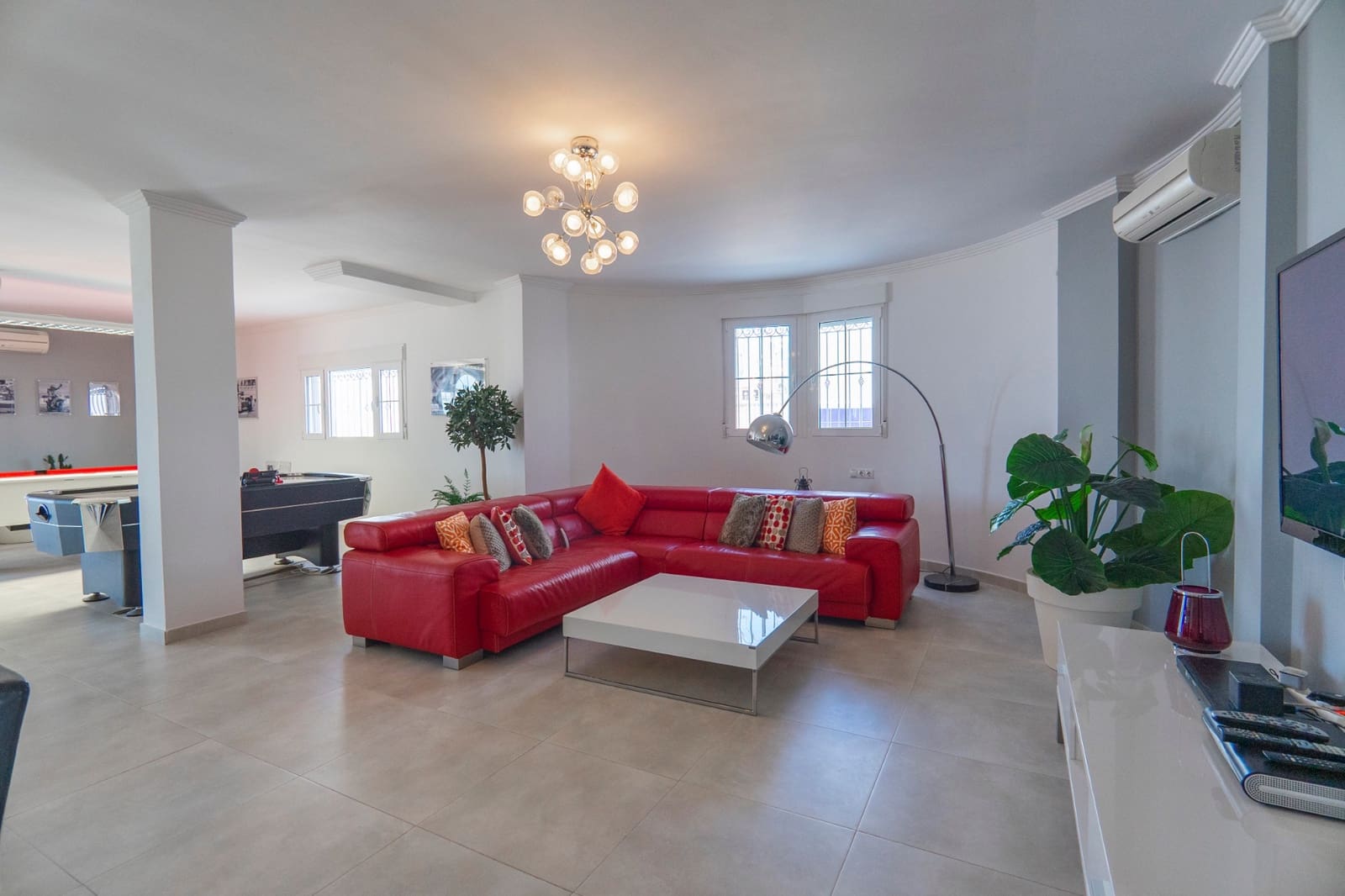 6 bedroom Villa for sale in Ciudad Quesada with pool - € 1,100,000 (Ref: 8957940)