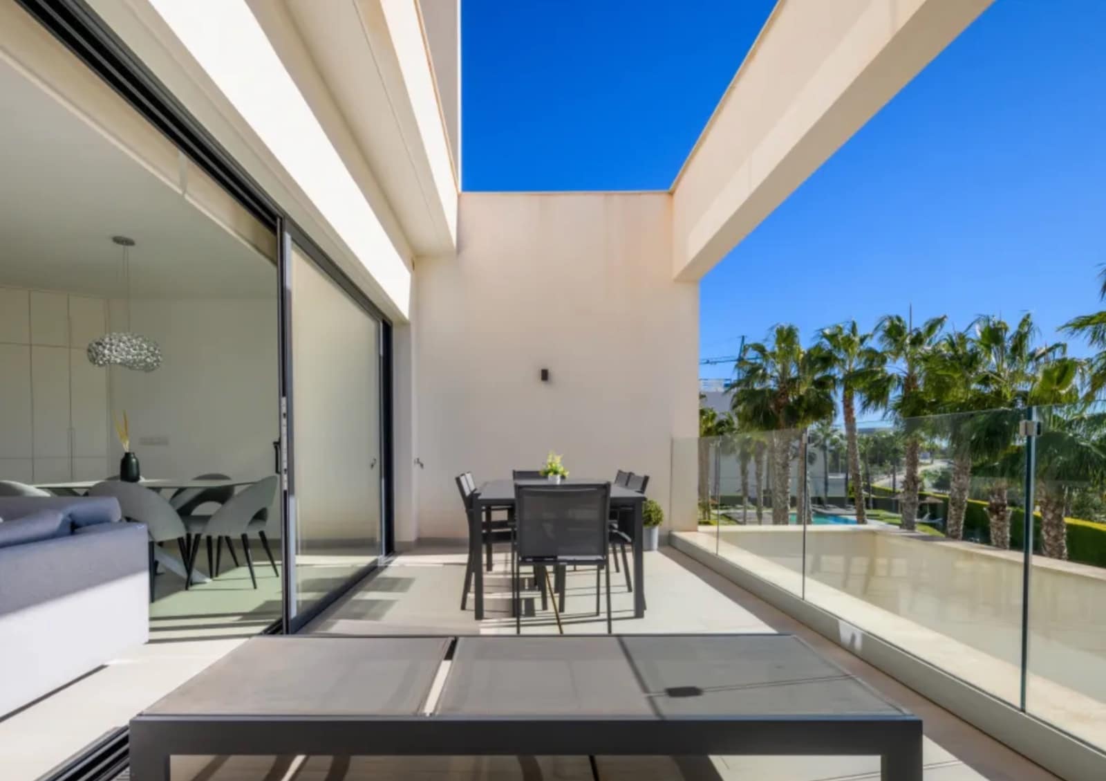 3 Zimmer Apartment zu verkaufen in San Miguel de Salinas mit Pool - 449.000 € (Ref: 8970925)