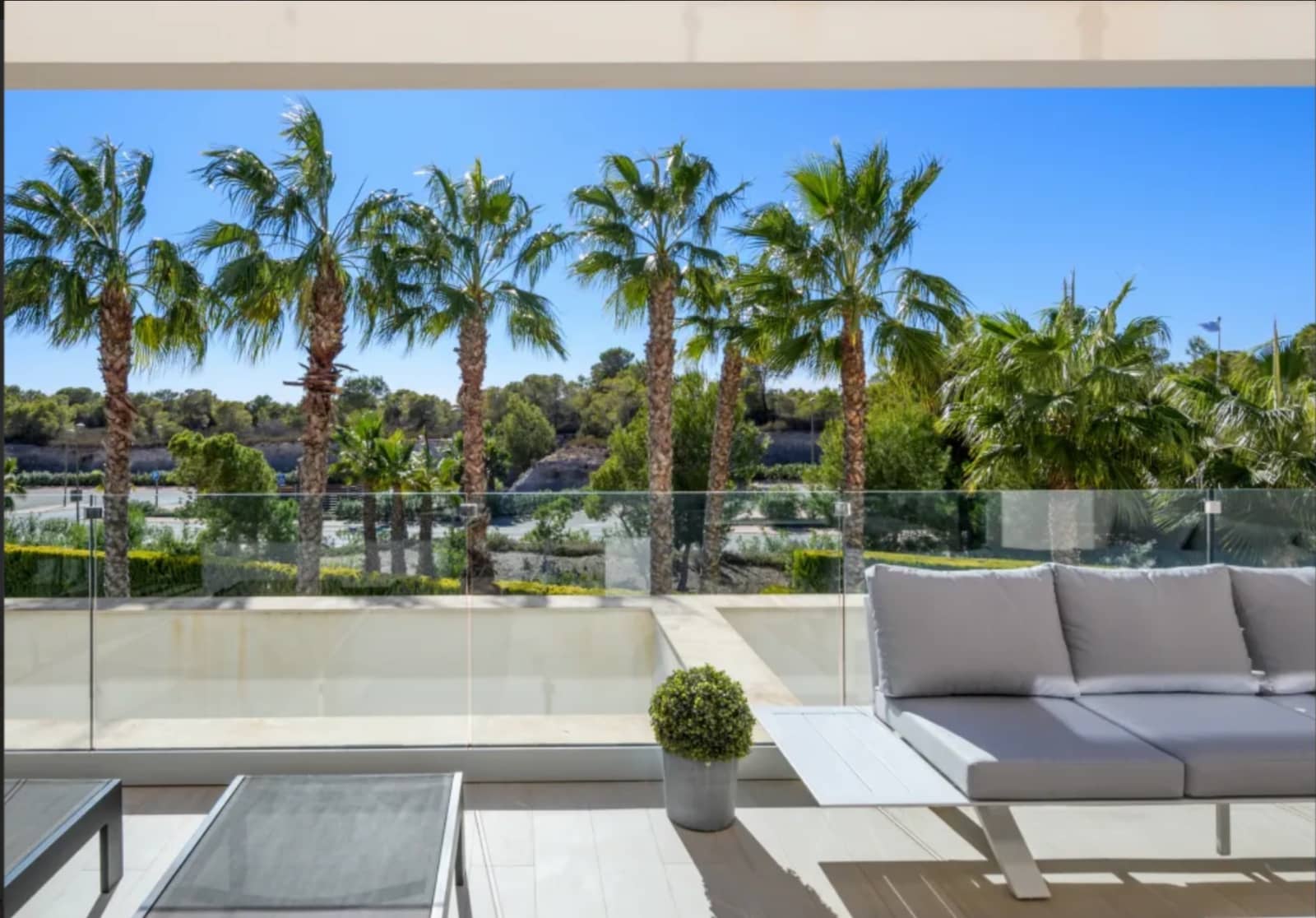 3 Zimmer Apartment zu verkaufen in San Miguel de Salinas mit Pool - 449.000 € (Ref: 8970925)