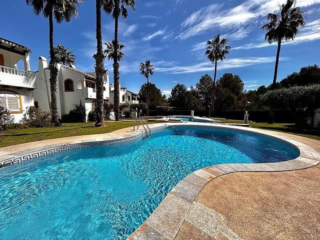 Chalet de 3 habitaciones en Orihuela Costa, Orihuela en venta con piscina - 350.000 € (Ref: 8981628)