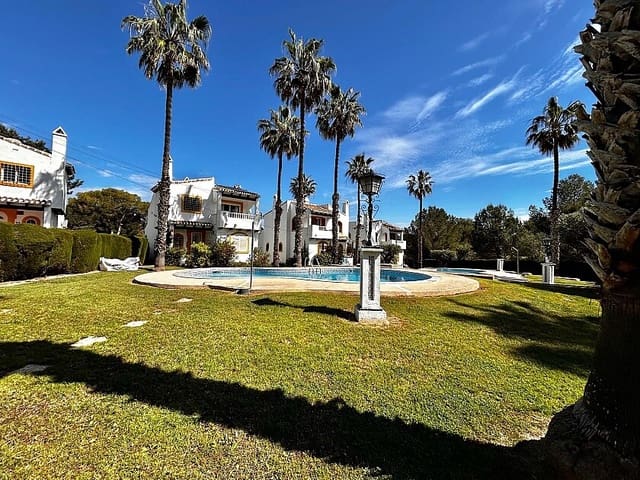 Chalet de 3 habitaciones en Orihuela Costa, Orihuela en venta con piscina - 350.000 € (Ref: 8981628)