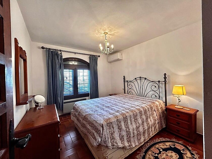 Chalet de 3 habitaciones en Orihuela Costa en venta con piscina - 350.000 € (Ref: 8981628)