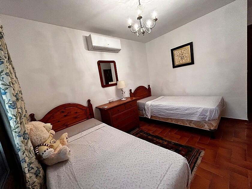 Chalet de 3 habitaciones en Orihuela Costa en venta con piscina - 350.000 € (Ref: 8981628)