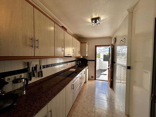 2 quarto Moradia para venda em Torrevieja com piscina garagem - 245 000 € (Ref: 8981629)