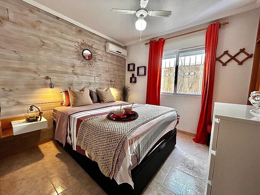 2 quarto Moradia para venda em Torrevieja com piscina garagem - 245 000 € (Ref: 8981629)