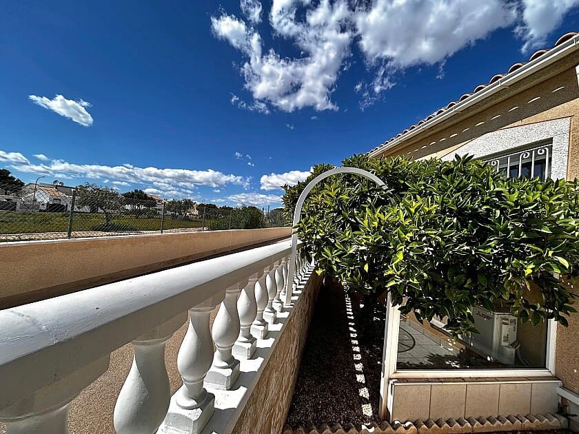 2 quarto Moradia para venda em Torrevieja com piscina garagem - 245 000 € (Ref: 8981629)