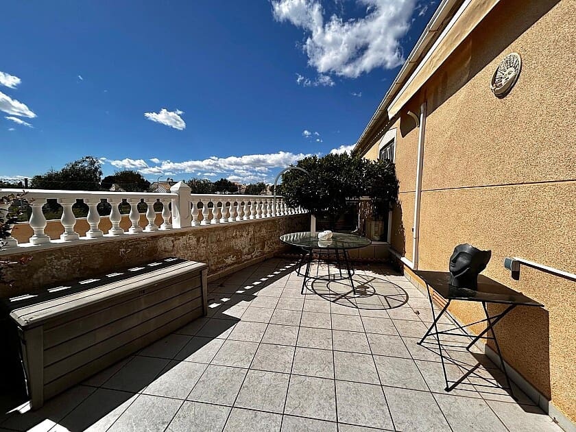 2 quarto Moradia para venda em Torrevieja com piscina garagem - 245 000 € (Ref: 8981629)