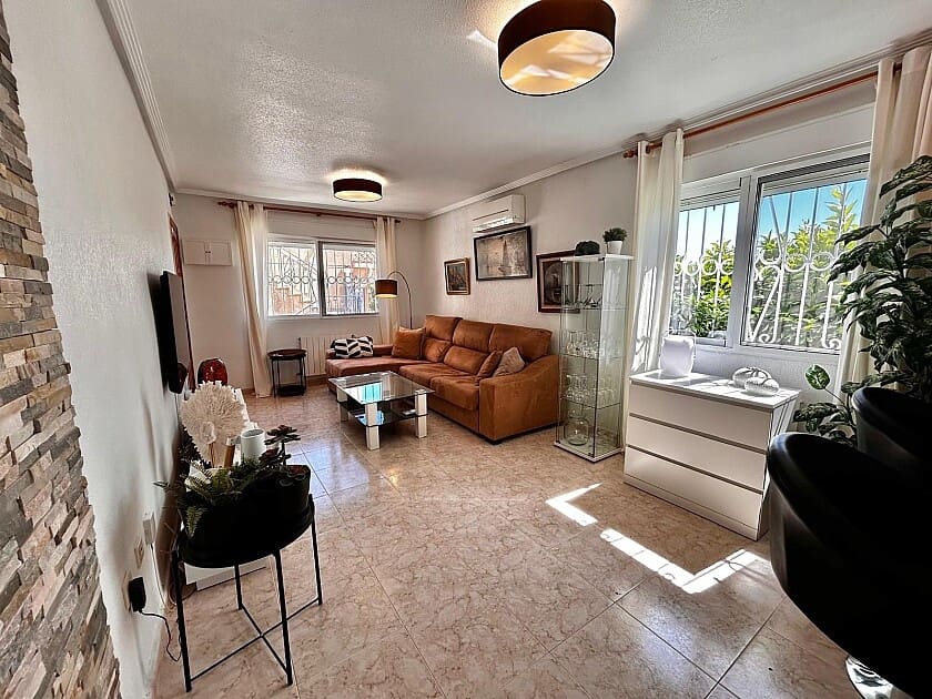 2 quarto Moradia para venda em Torrevieja com piscina garagem - 245 000 € (Ref: 8981629)