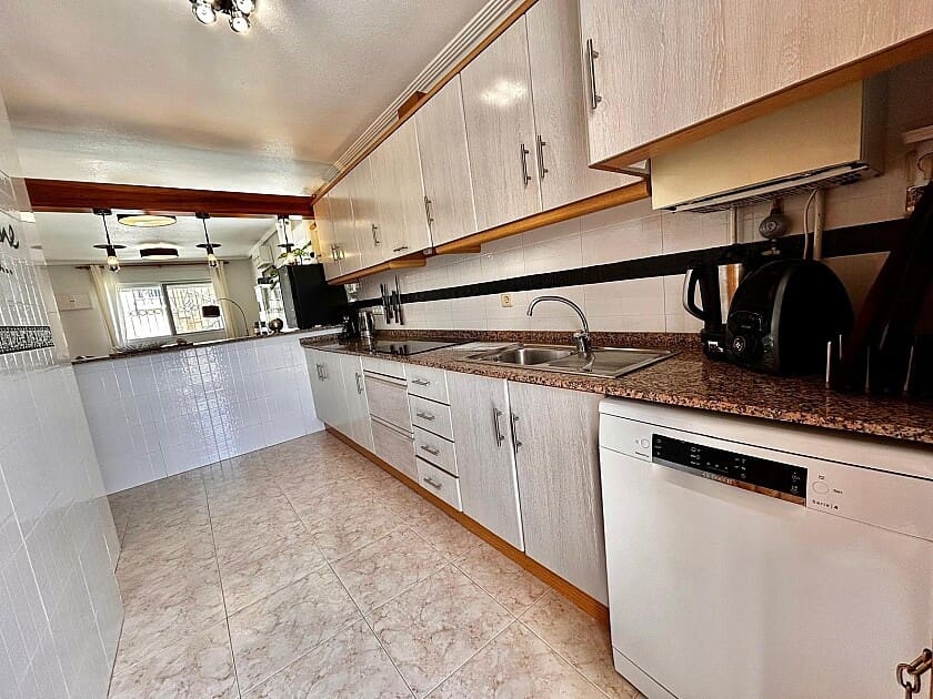 2 quarto Moradia para venda em Torrevieja com piscina garagem - 245 000 € (Ref: 8981629)