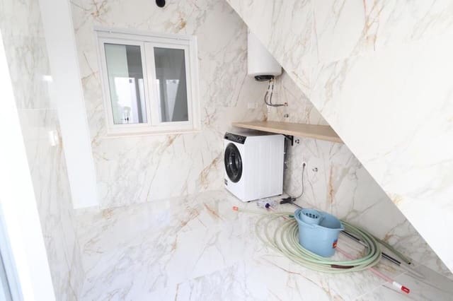 3 camera da letto Villetta a Schiera in vendita in Torrevieja con garage - 230.000 € (Rif: 9000743)