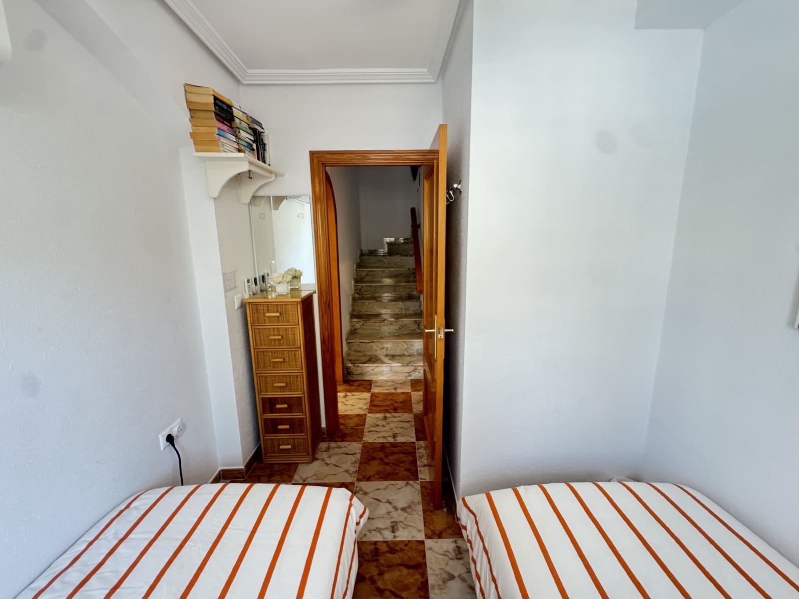 3 soverom Hus til salgs i Villamartin med svømmebasseng - € 245 995 (Ref: 9000748)