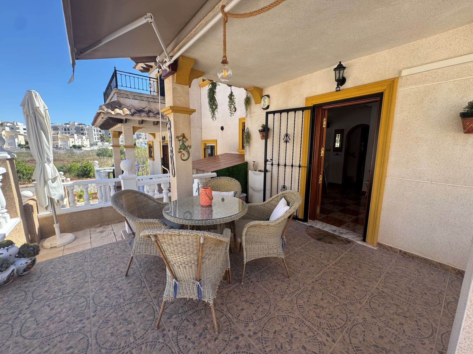 3 soverom Hus til salgs i Villamartin med svømmebasseng - € 245 995 (Ref: 9000748)