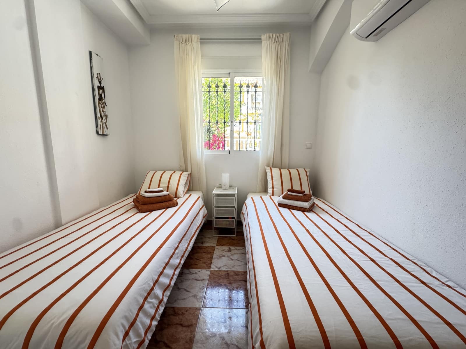 3 soverom Hus til salgs i Villamartin med svømmebasseng - € 245 995 (Ref: 9000748)