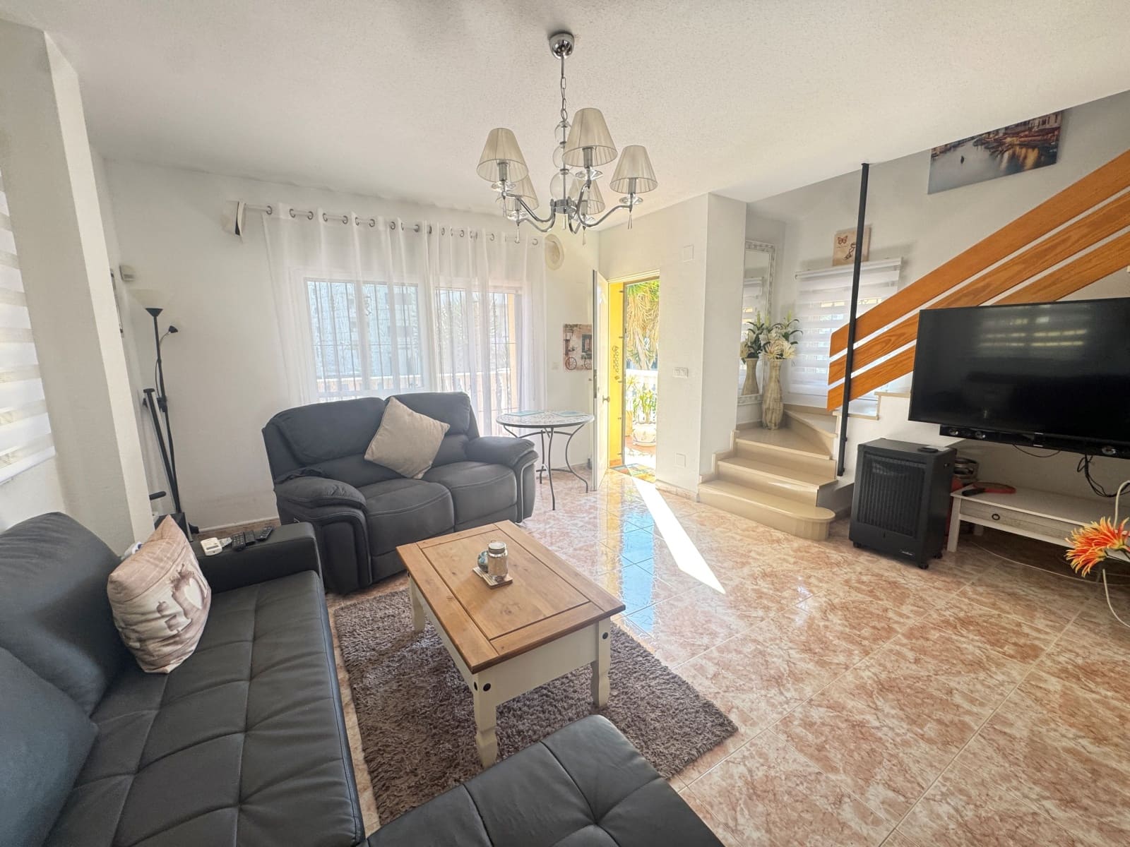 3 bedroom Villa for sale in Villamartin with pool - € 269,995 (Ref: 9013801)