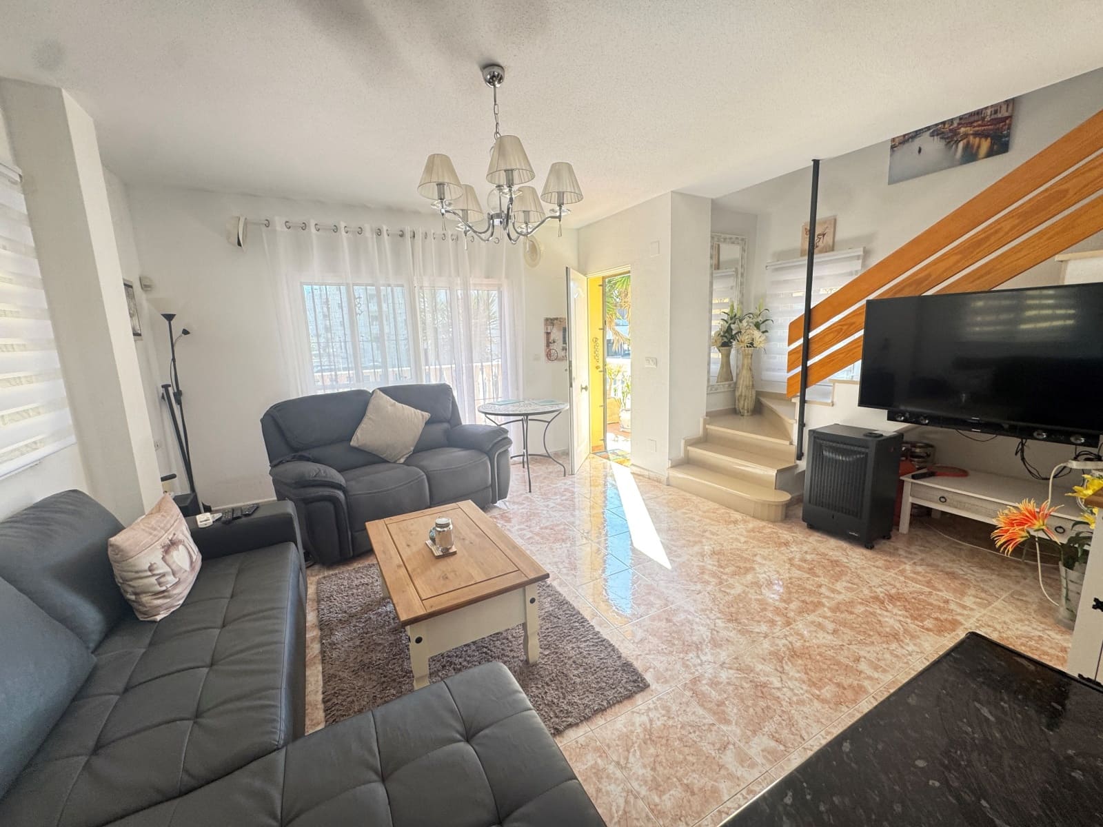 3 bedroom Villa for sale in Villamartin with pool - € 269,995 (Ref: 9013801)