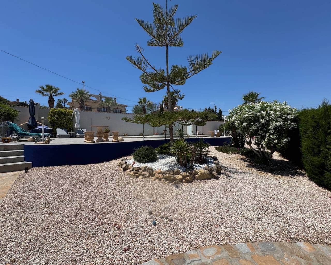 5 soveværelse Villa til salg i Algorfa med swimmingpool garage - € 685.000 (Ref: 9021367)