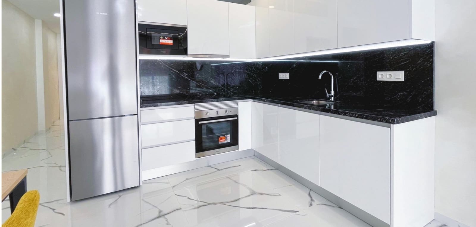 Apartamento de 2 habitaciones en Torrevieja en venta - 260.000 € (Ref: 9026768)